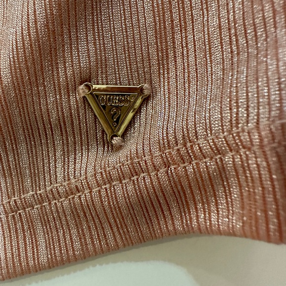 Guess tshirt - Picture 3 of 3